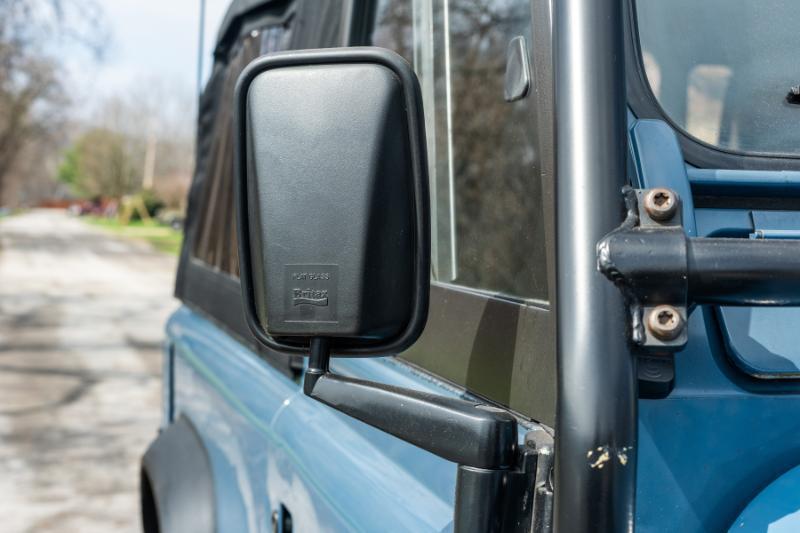 Land Rover Defender 90 2-Door 4WD 1994