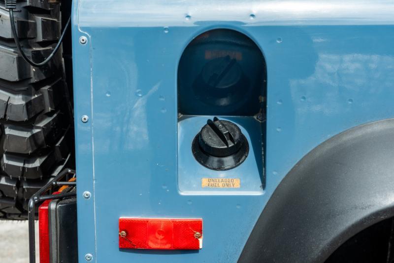 Land Rover Defender 90 2-Door 4WD 1994