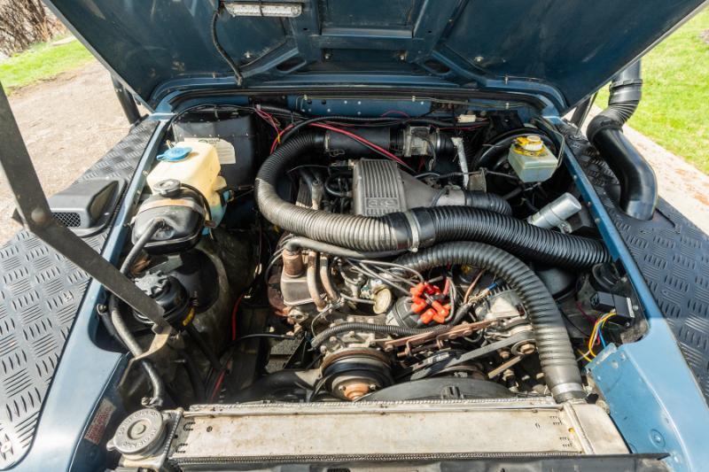 Land Rover Defender 90 2-Door 4WD 1994