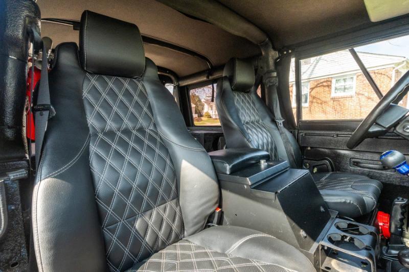 Land Rover Defender 90 2-Door 4WD 1994