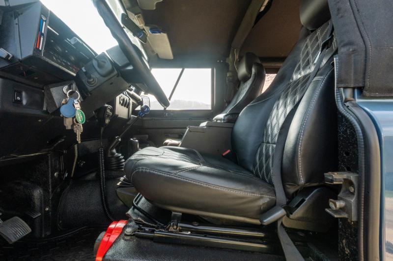 Land Rover Defender 90 2-Door 4WD 1994