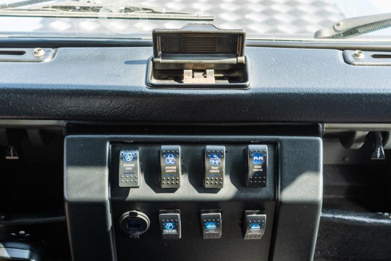 Land Rover Defender 90 2-Door 4WD 1994