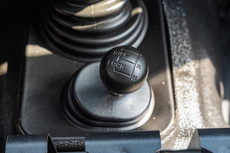 Land Rover Defender 90 2-Door 4WD 1994
