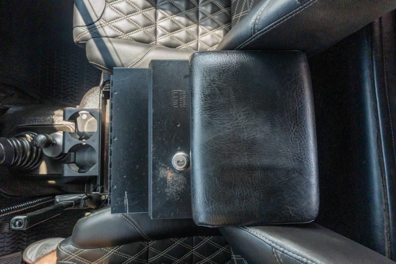 Land Rover Defender 90 2-Door 4WD 1994