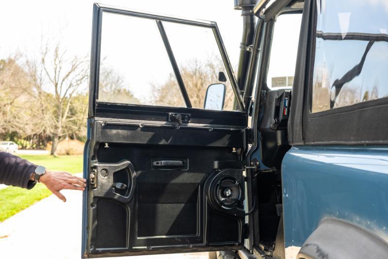 Land Rover Defender 90 2-Door 4WD 1994