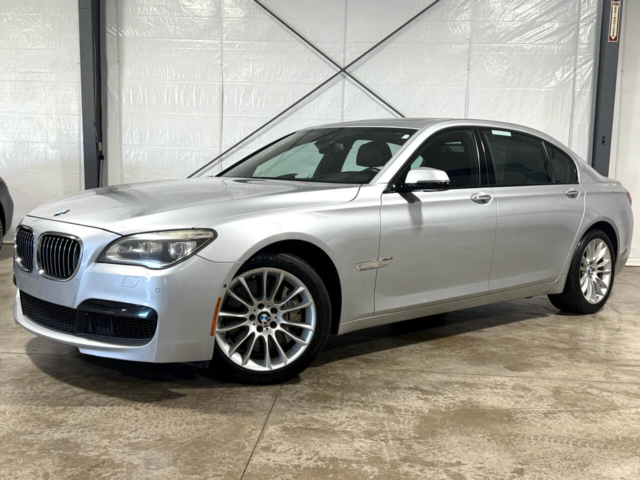 BMW 750Li  2013 BMW 750Li  2013
