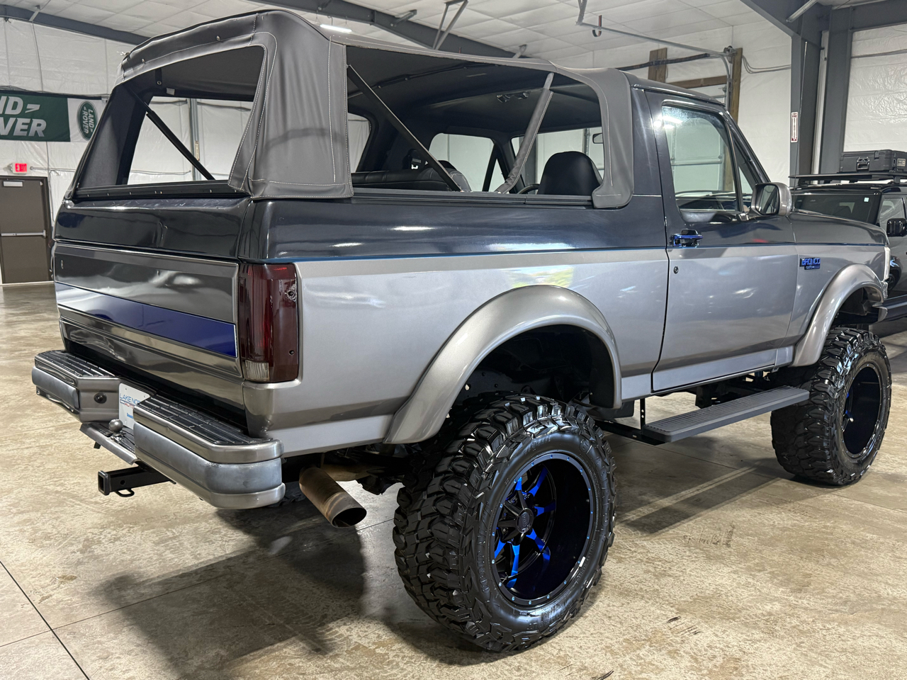 1989 Ford Bronco photo 8