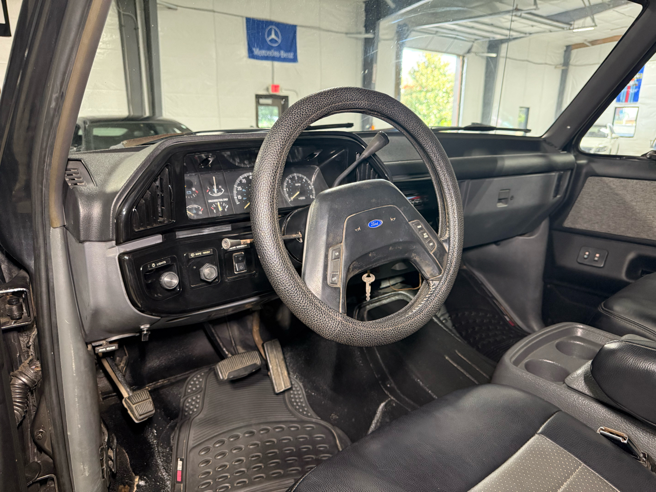 1989 Ford Bronco photo 10