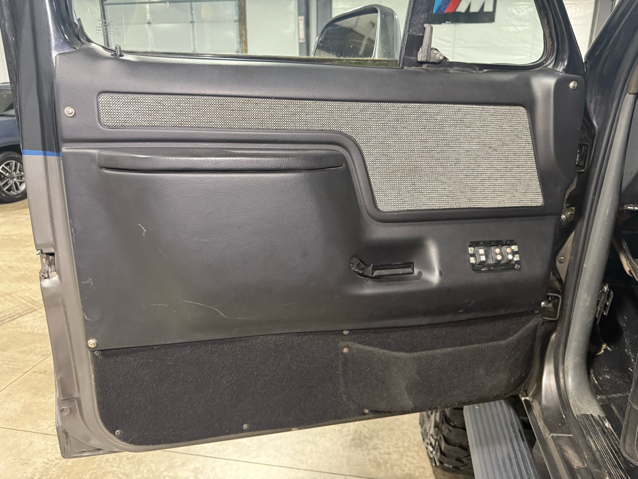 1989 Ford Bronco photo 12