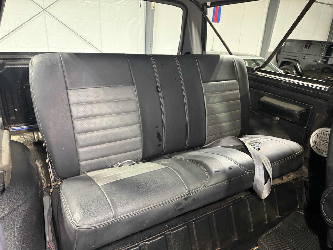 1989 Ford Bronco photo 18