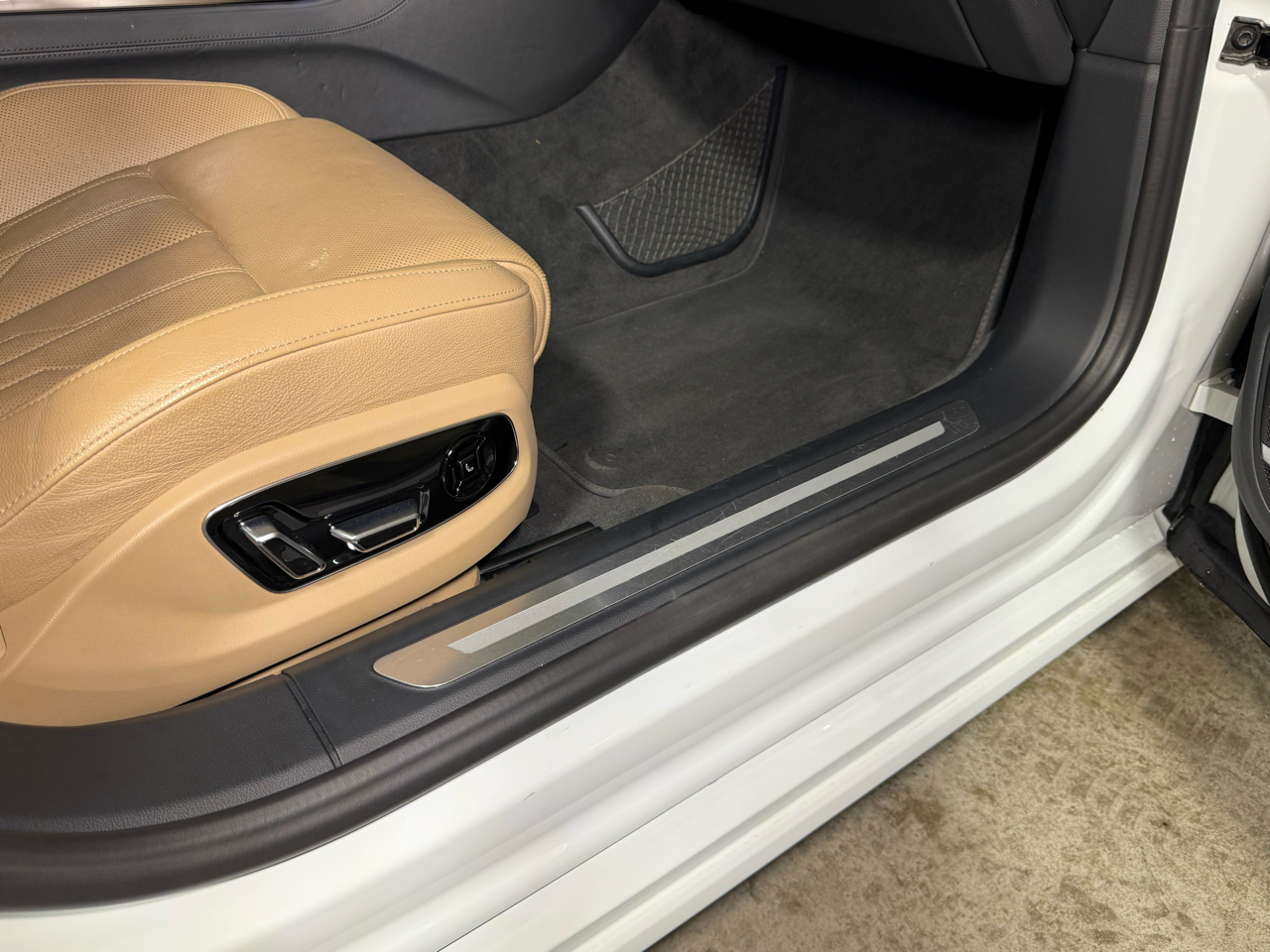 Audi A8 L 3.0 TFSI quattro 2019 Audi A8 L 3.0 TFSI quattro 2019