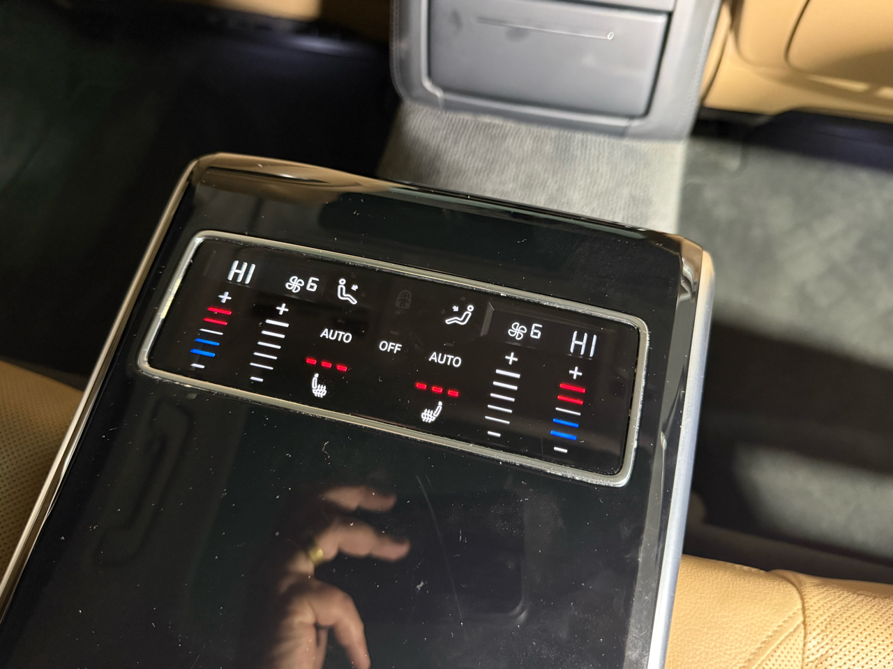 Audi A8 L 3.0 TFSI quattro 2019 Audi A8 L 3.0 TFSI quattro 2019