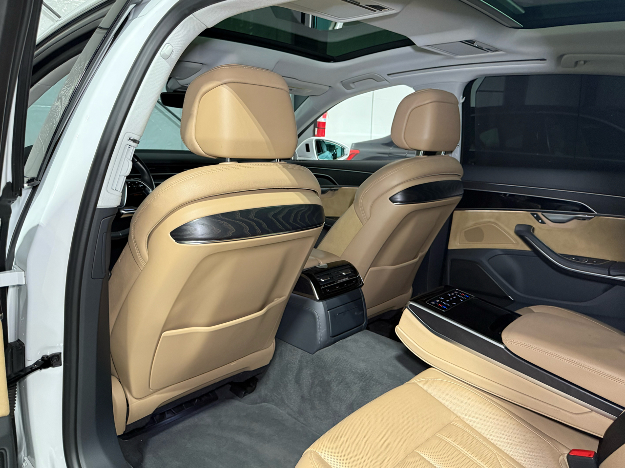 Audi A8 L 3.0 TFSI quattro 2019 Audi A8 L 3.0 TFSI quattro 2019