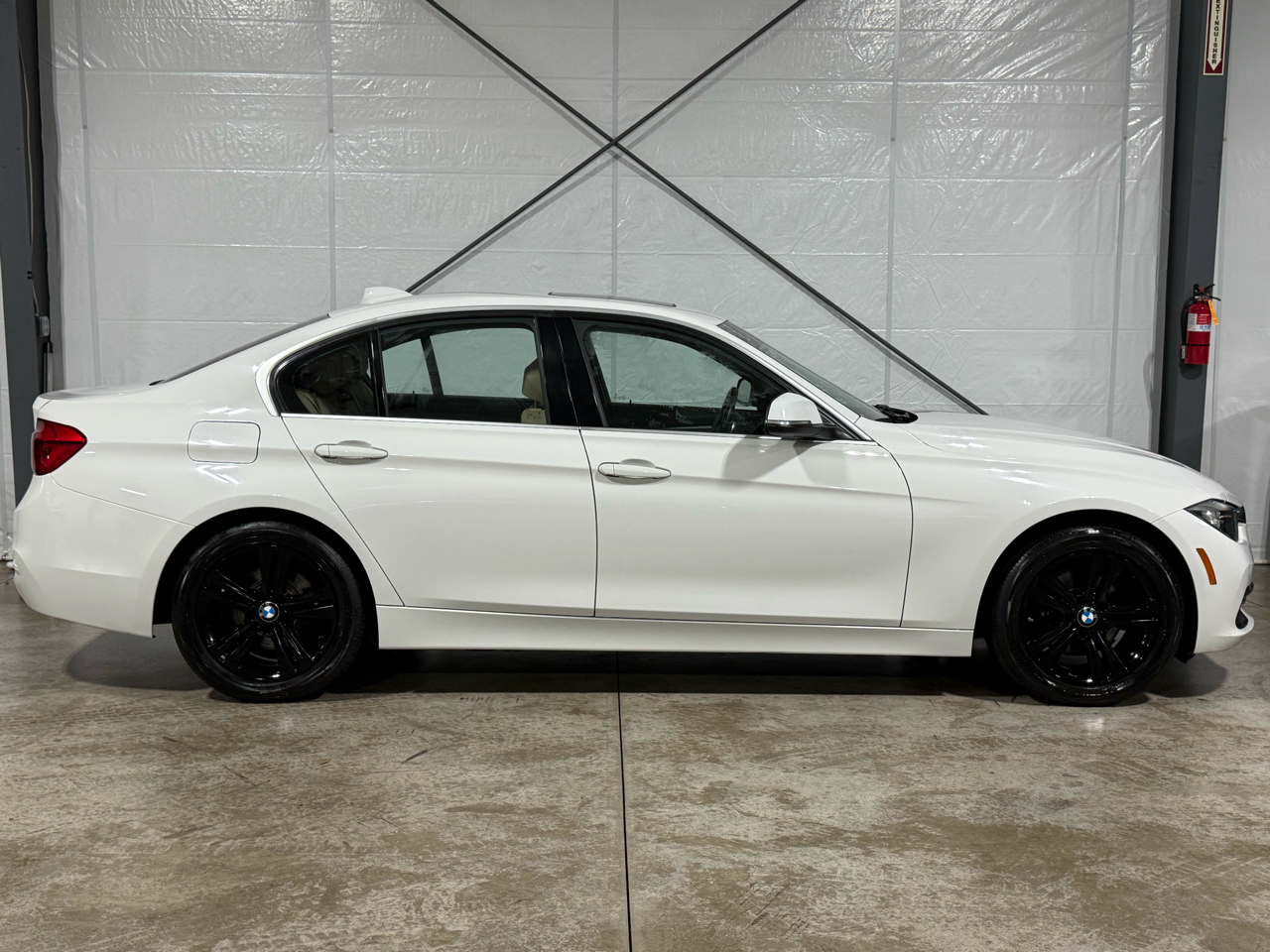 BMW 3-Series 330i Sedan 2017 BMW 3-Series 330i Sedan 2017