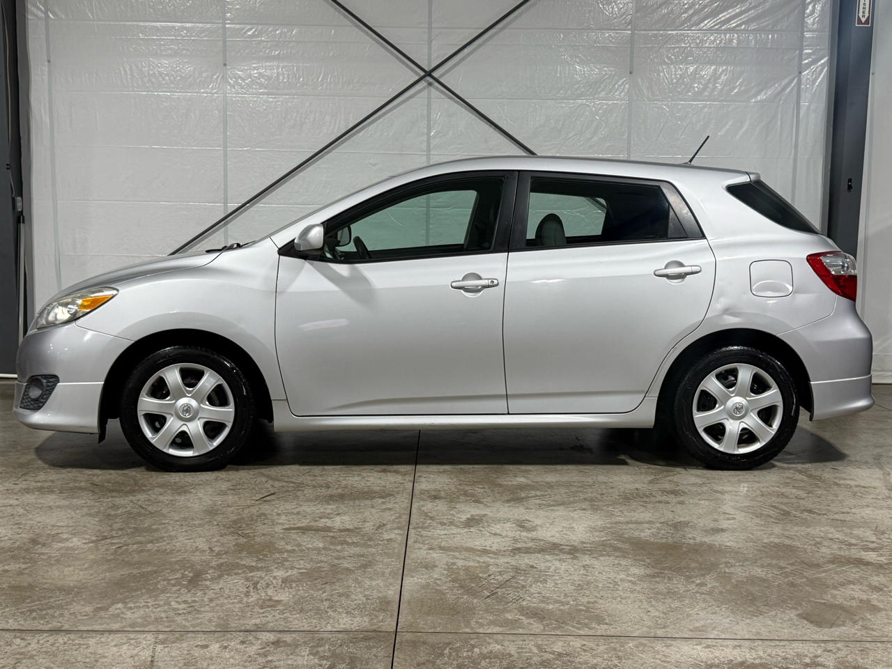 Toyota Matrix Base 4-Speed AT 2010