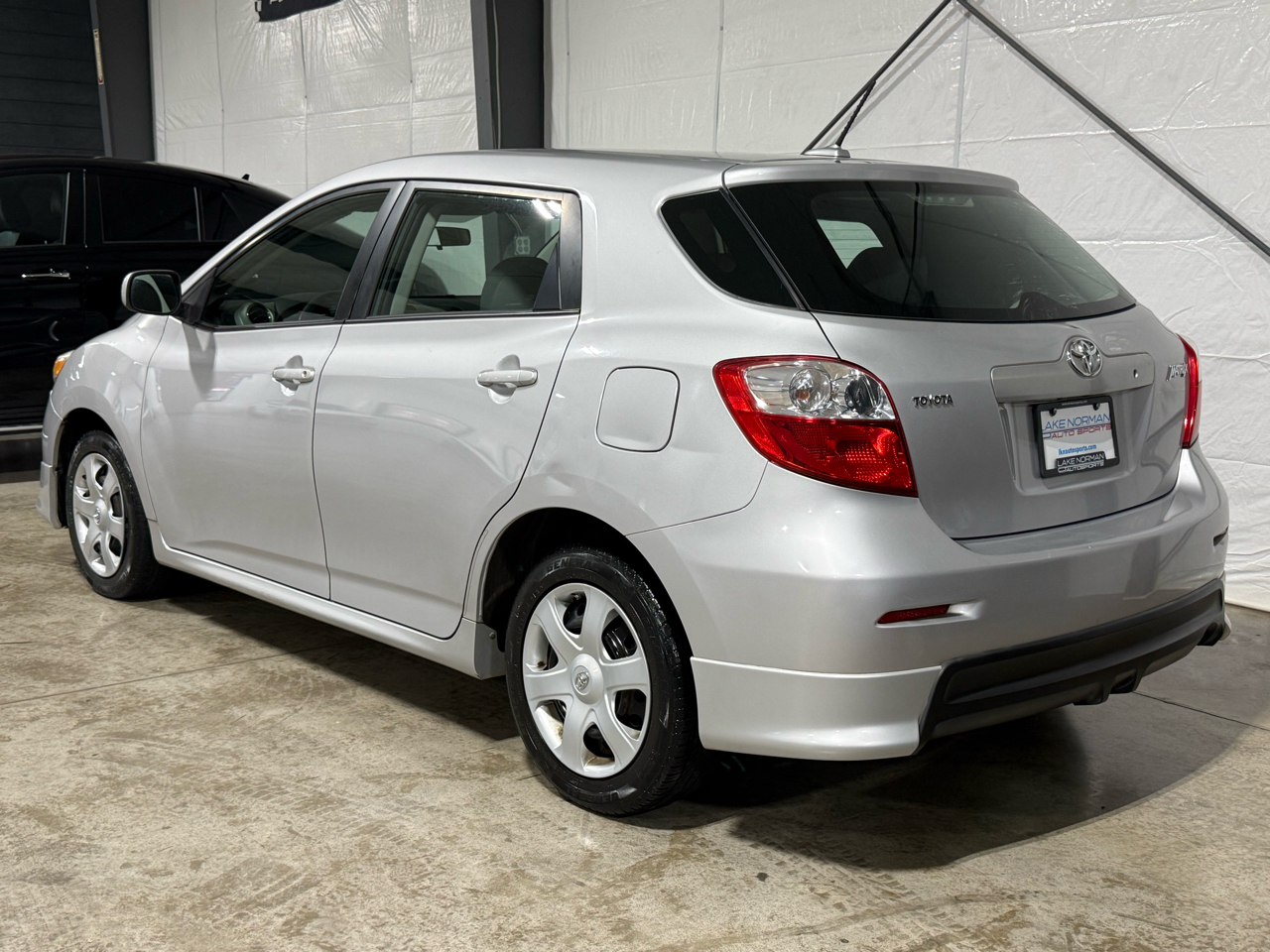 Toyota Matrix Base 4-Speed AT 2010