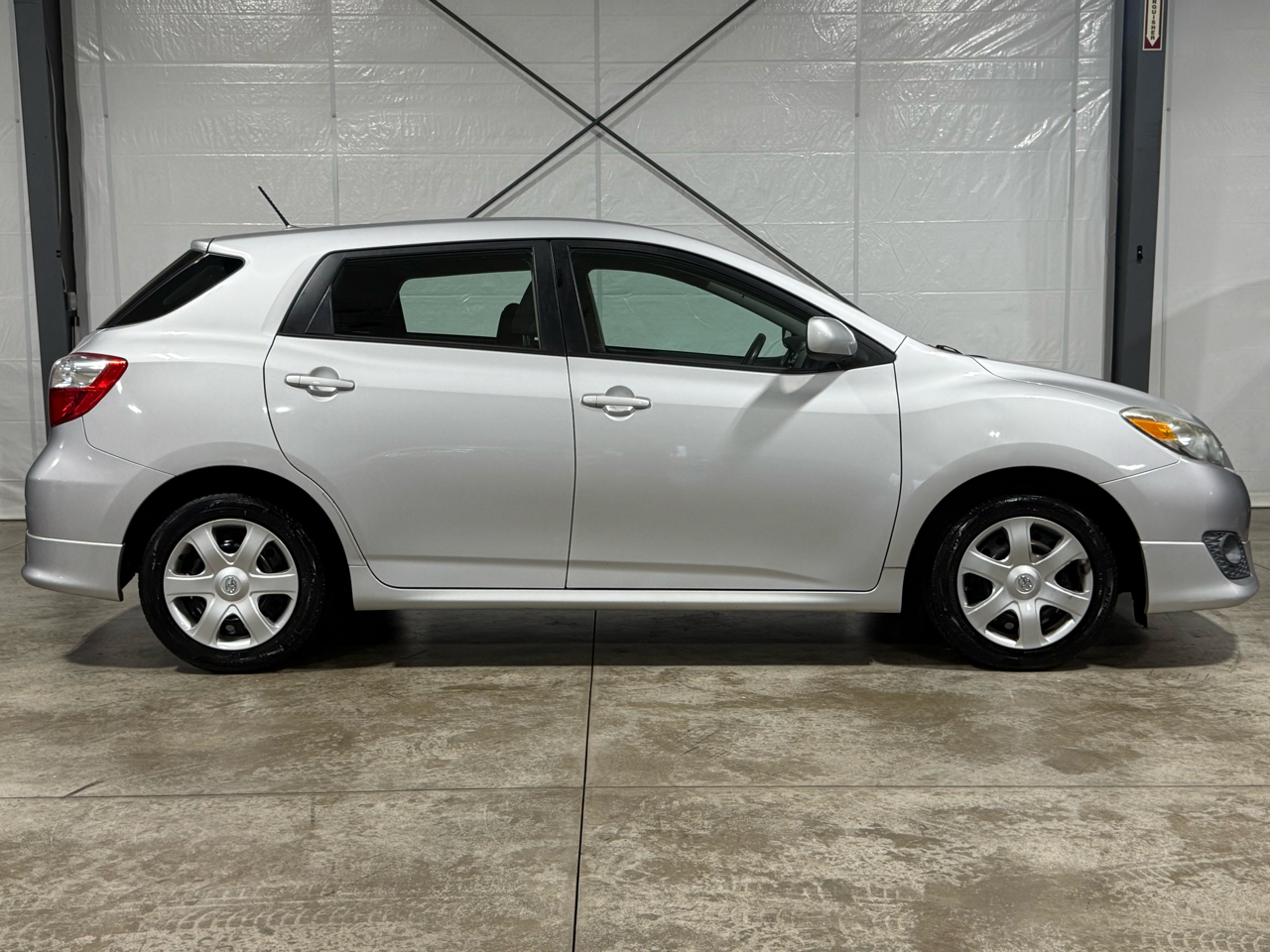 Toyota Matrix Base 4-Speed AT 2010