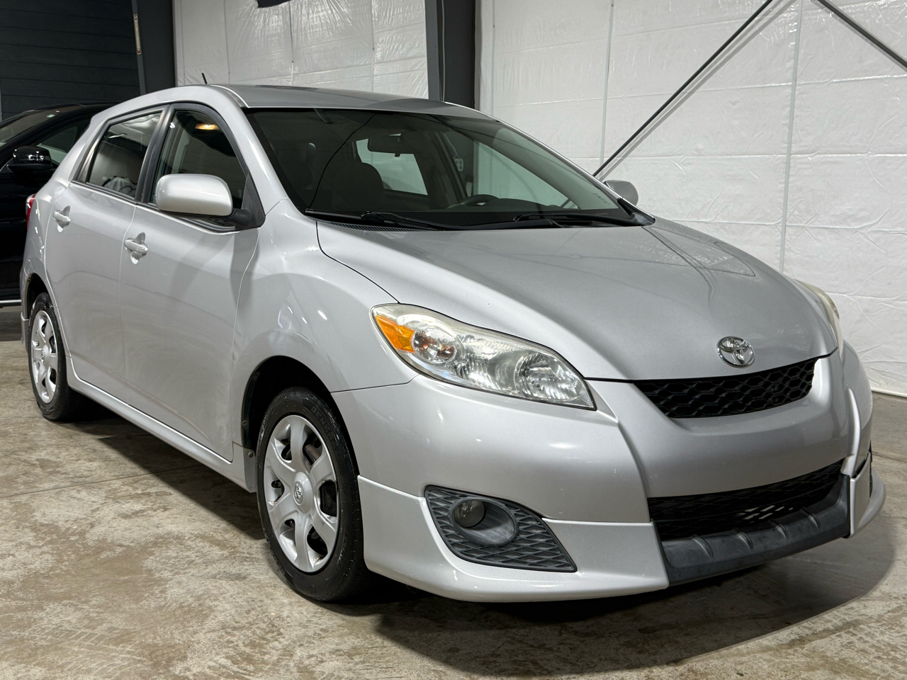 Toyota Matrix Base 4-Speed AT 2010