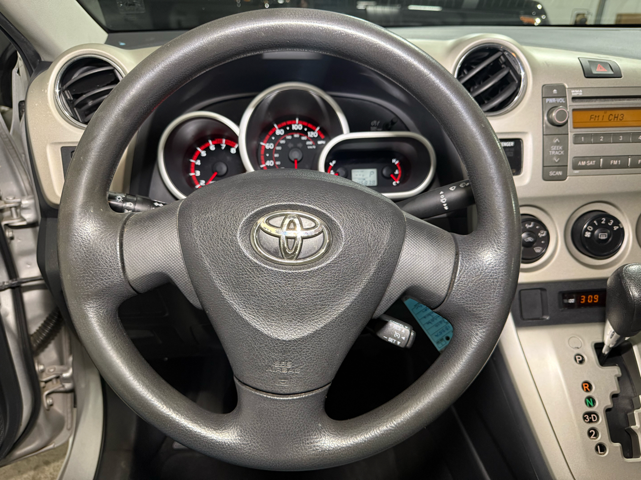 Toyota Matrix Base 4-Speed AT 2010