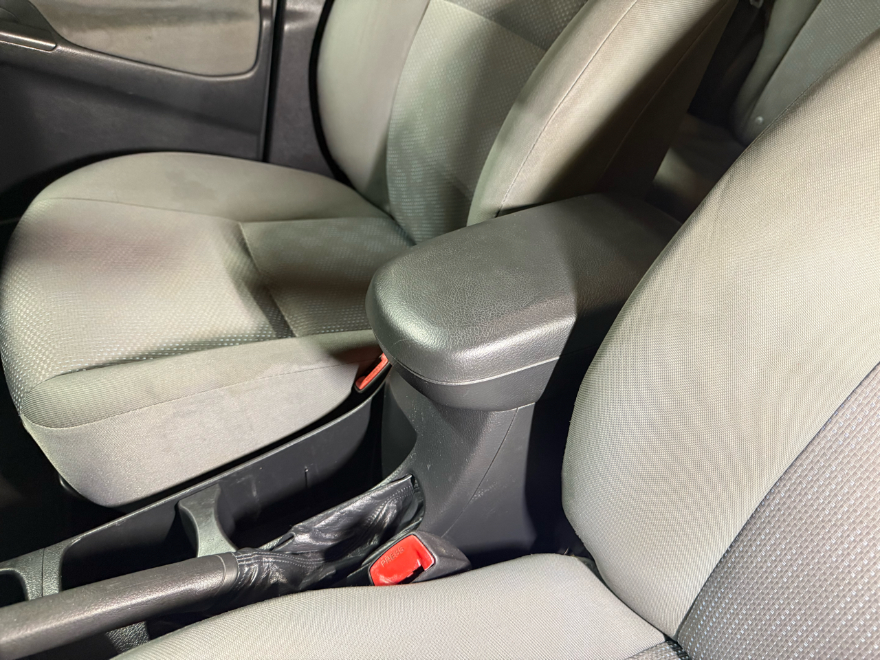 Toyota Matrix Base 4-Speed AT 2010