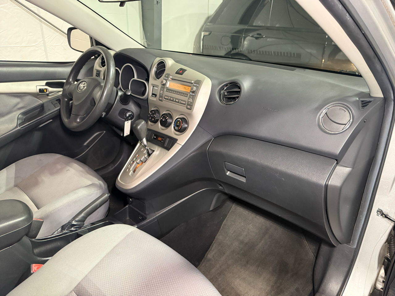 Toyota Matrix Base 4-Speed AT 2010