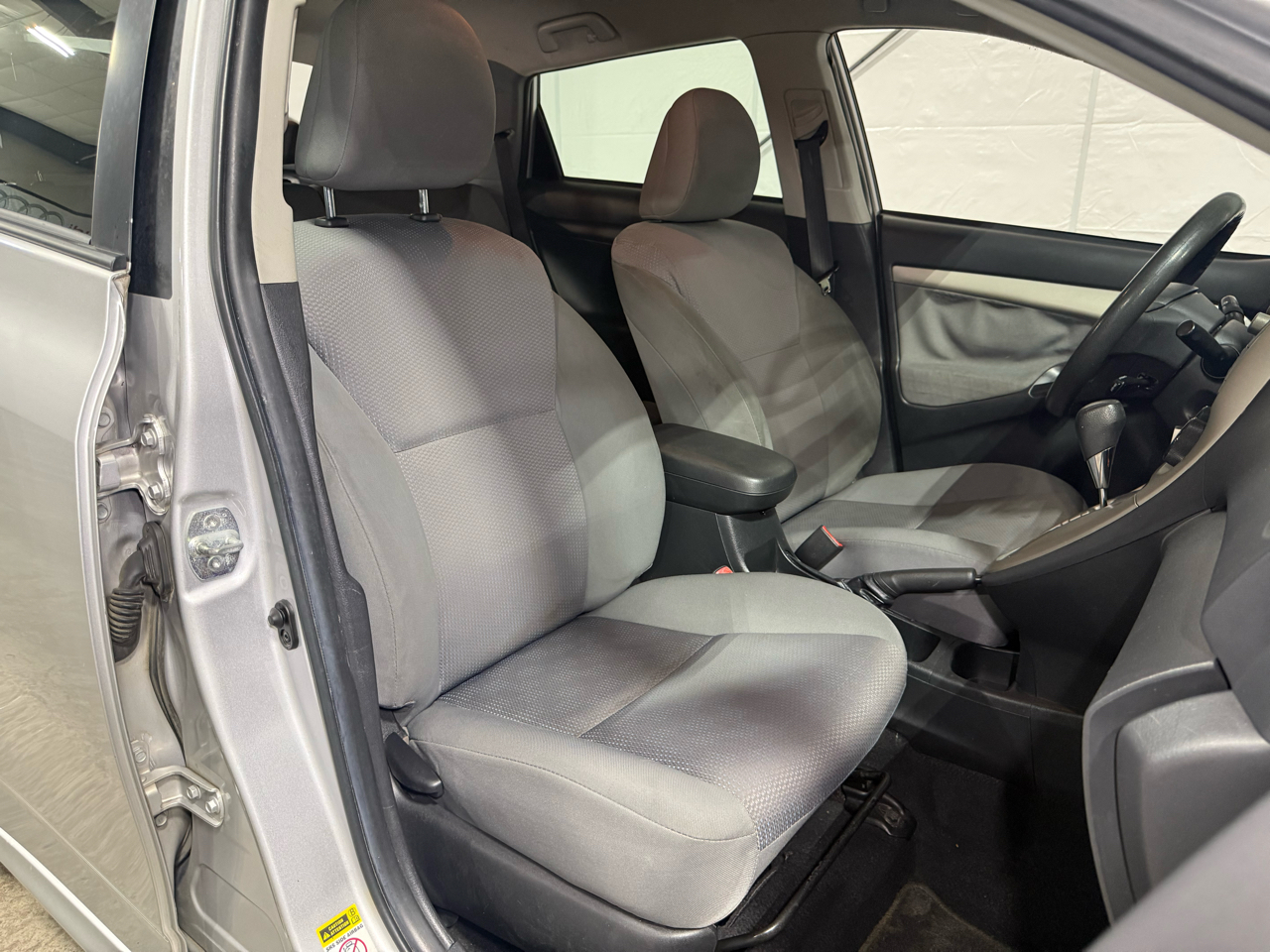 Toyota Matrix Base 4-Speed AT 2010