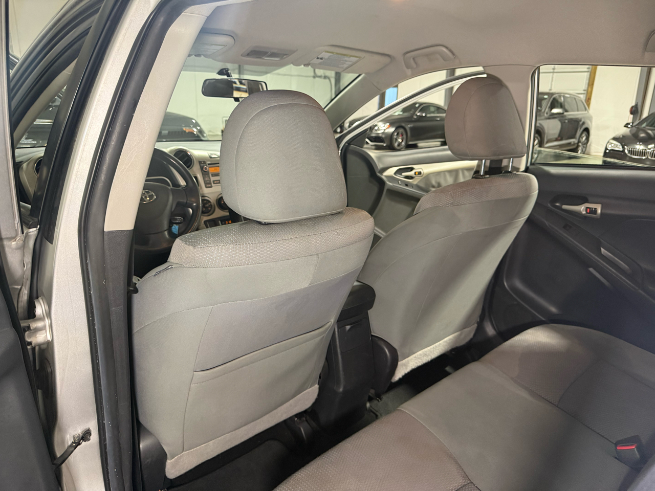 Toyota Matrix Base 4-Speed AT 2010