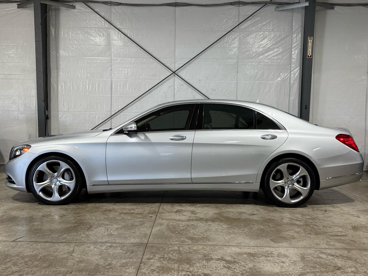 Mercedes-Benz S-Class S550 2015