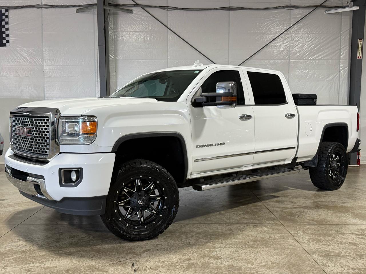 GMC Sierra 2500HD Denali Crew Cab 4WD 2016
