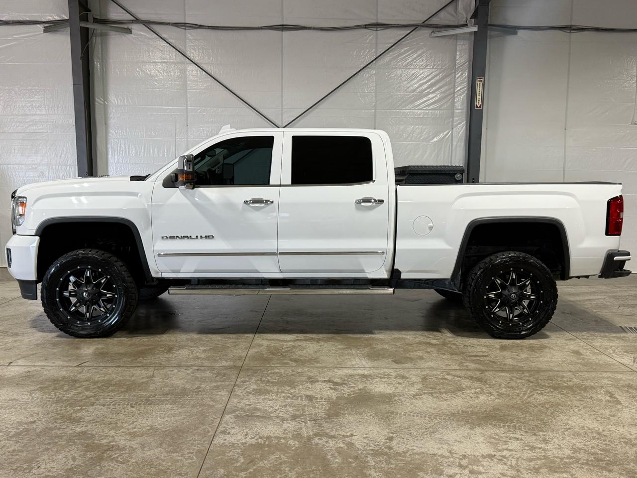 GMC Sierra 2500HD Denali Crew Cab 4WD 2016