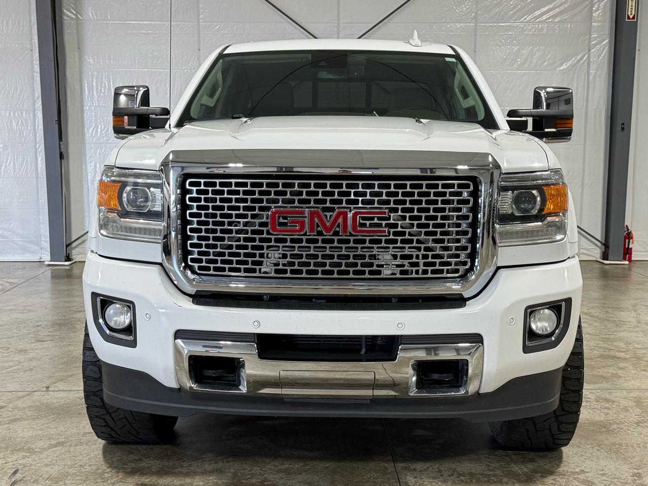 GMC Sierra 2500HD Denali Crew Cab 4WD 2016