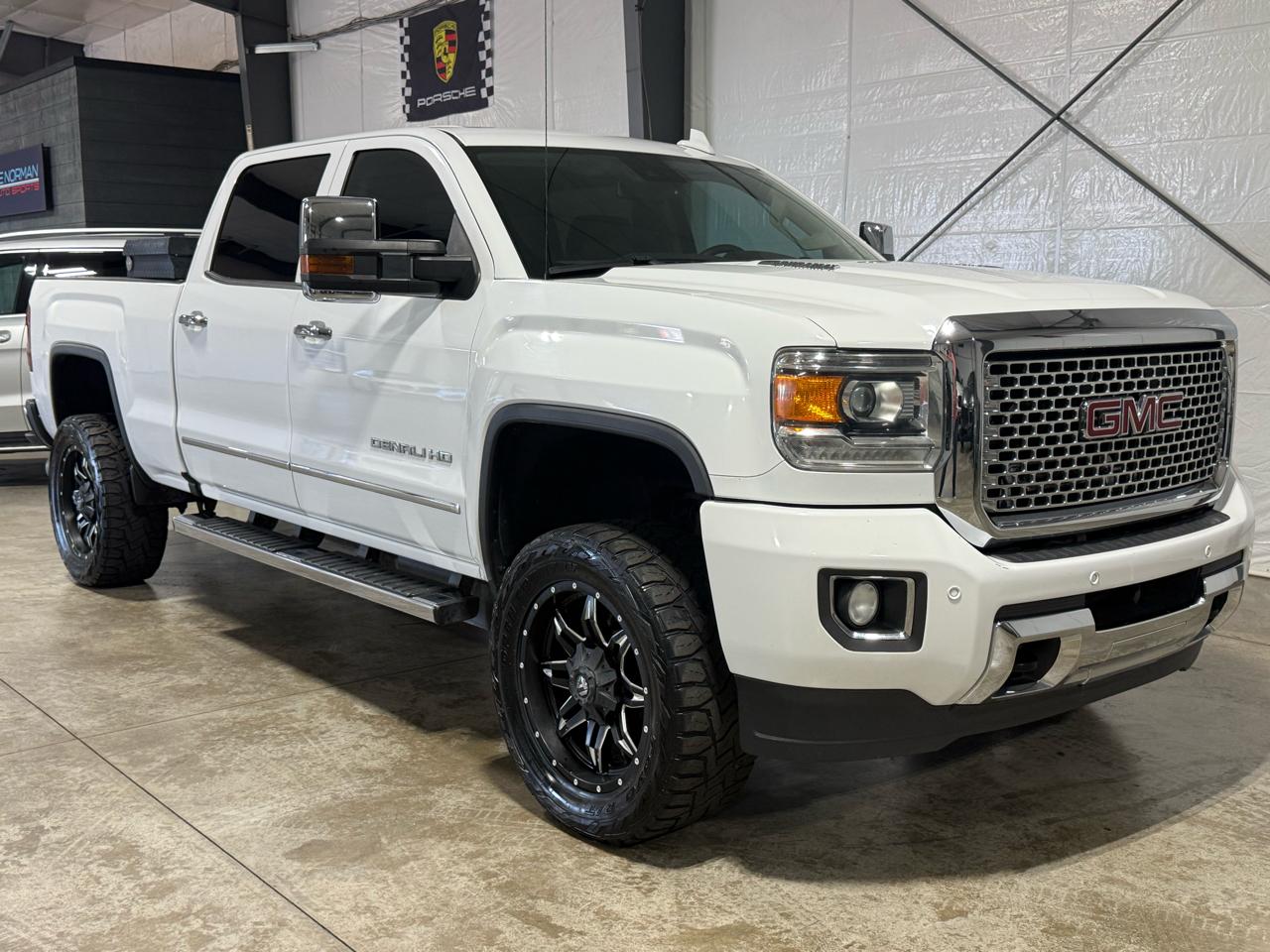 GMC Sierra 2500HD Denali Crew Cab 4WD 2016