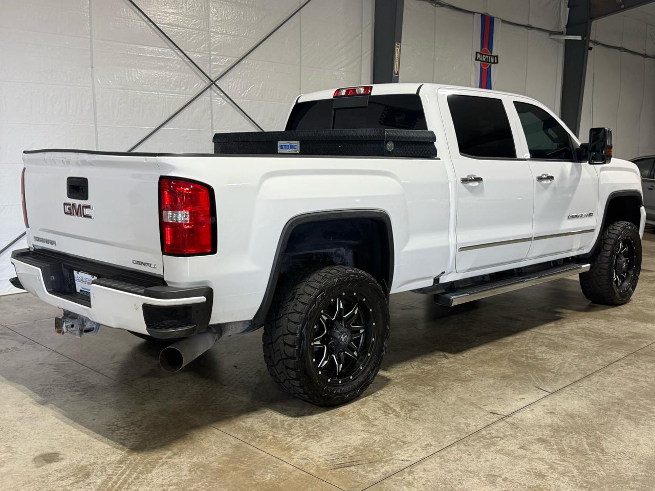 GMC Sierra 2500HD Denali Crew Cab 4WD 2016