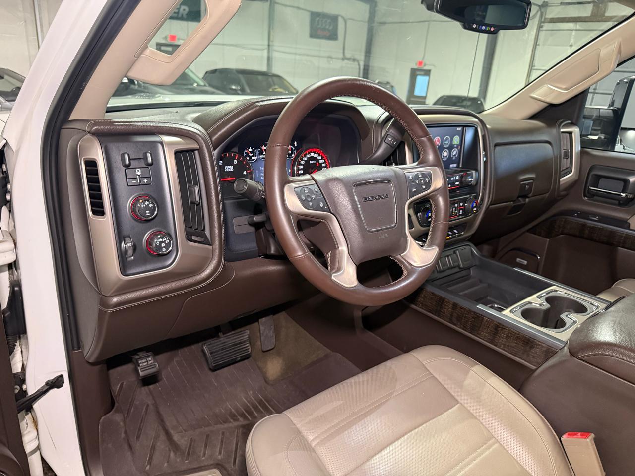 GMC Sierra 2500HD Denali Crew Cab 4WD 2016