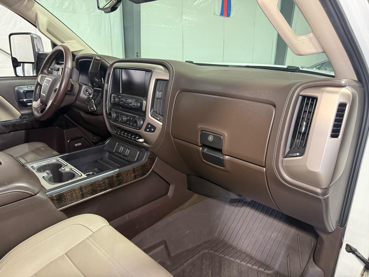 GMC Sierra 2500HD Denali Crew Cab 4WD 2016