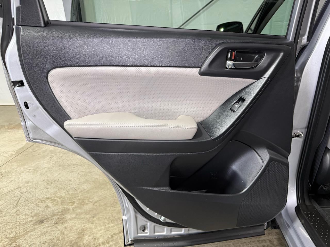 Subaru Forester 2.5i Limited 2017