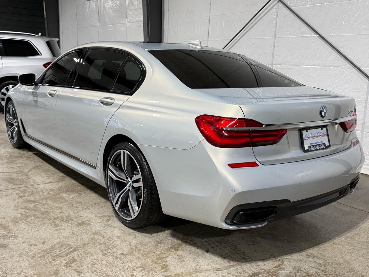 BMW 7-Series  2019