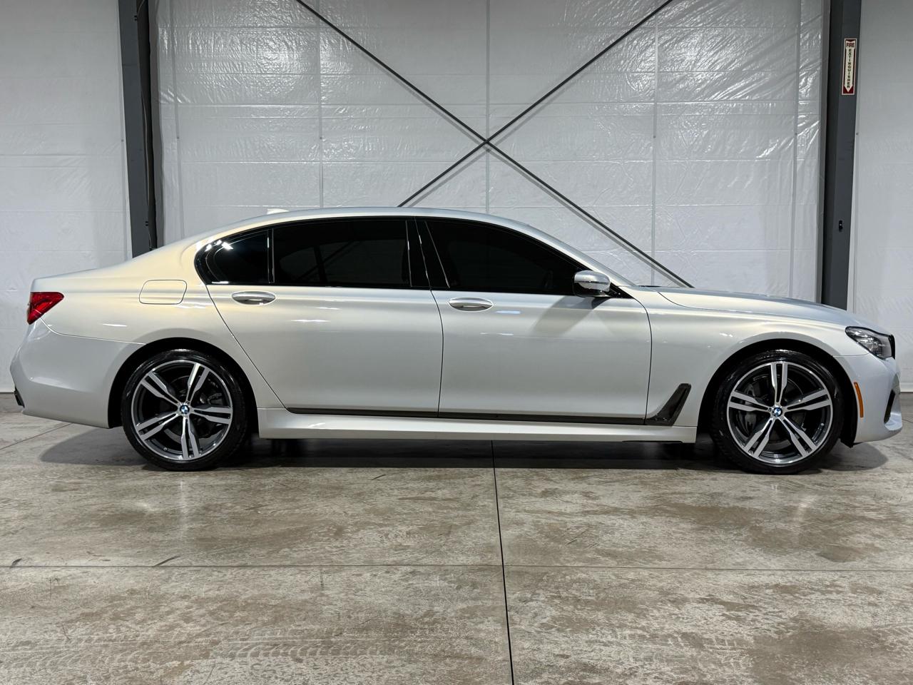 BMW 7-Series  2019