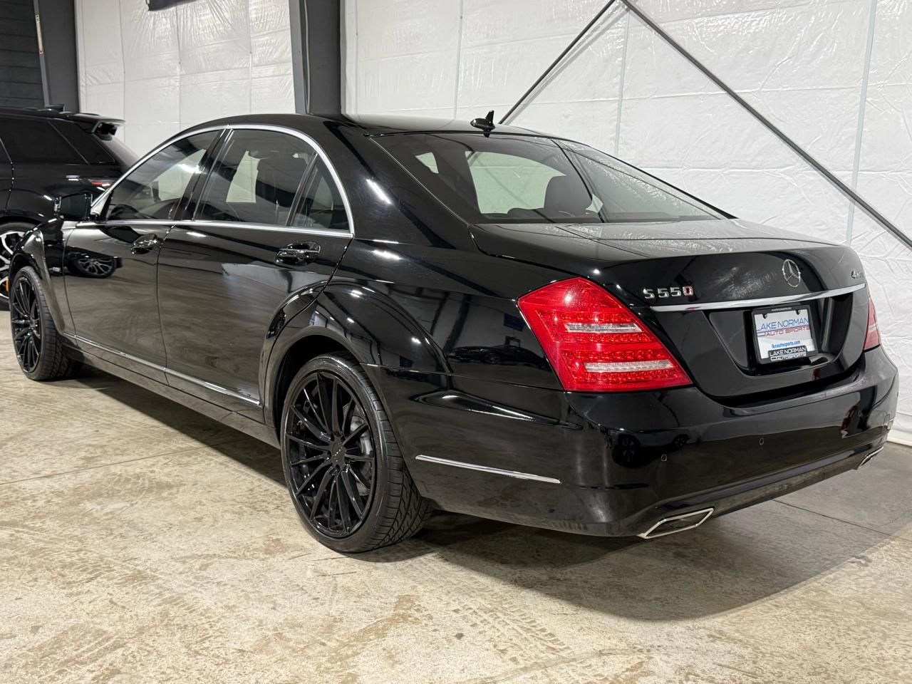 Mercedes-Benz S-Class S550 4-MATIC 2012