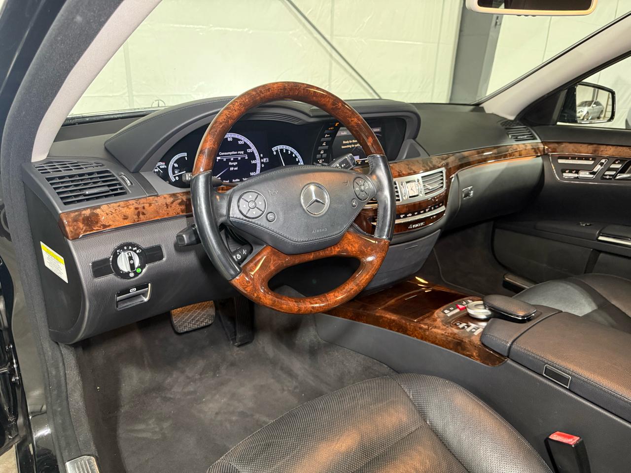 Mercedes-Benz S-Class S550 4-MATIC 2012