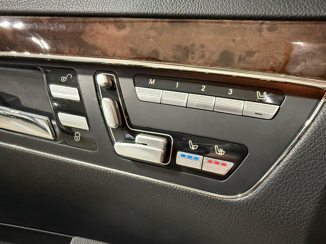 Mercedes-Benz S-Class S550 4-MATIC 2012