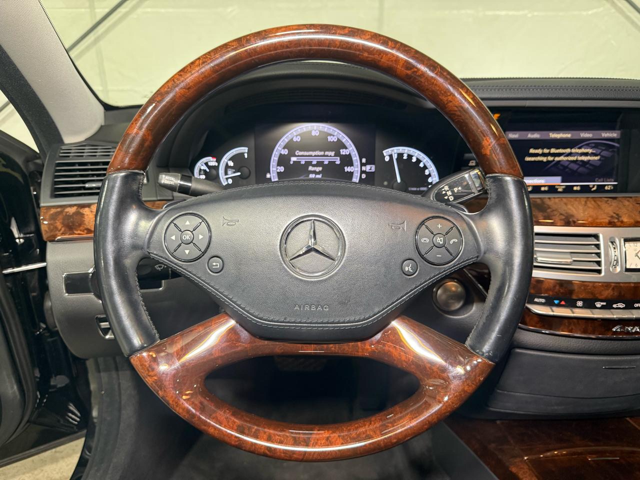 Mercedes-Benz S-Class S550 4-MATIC 2012