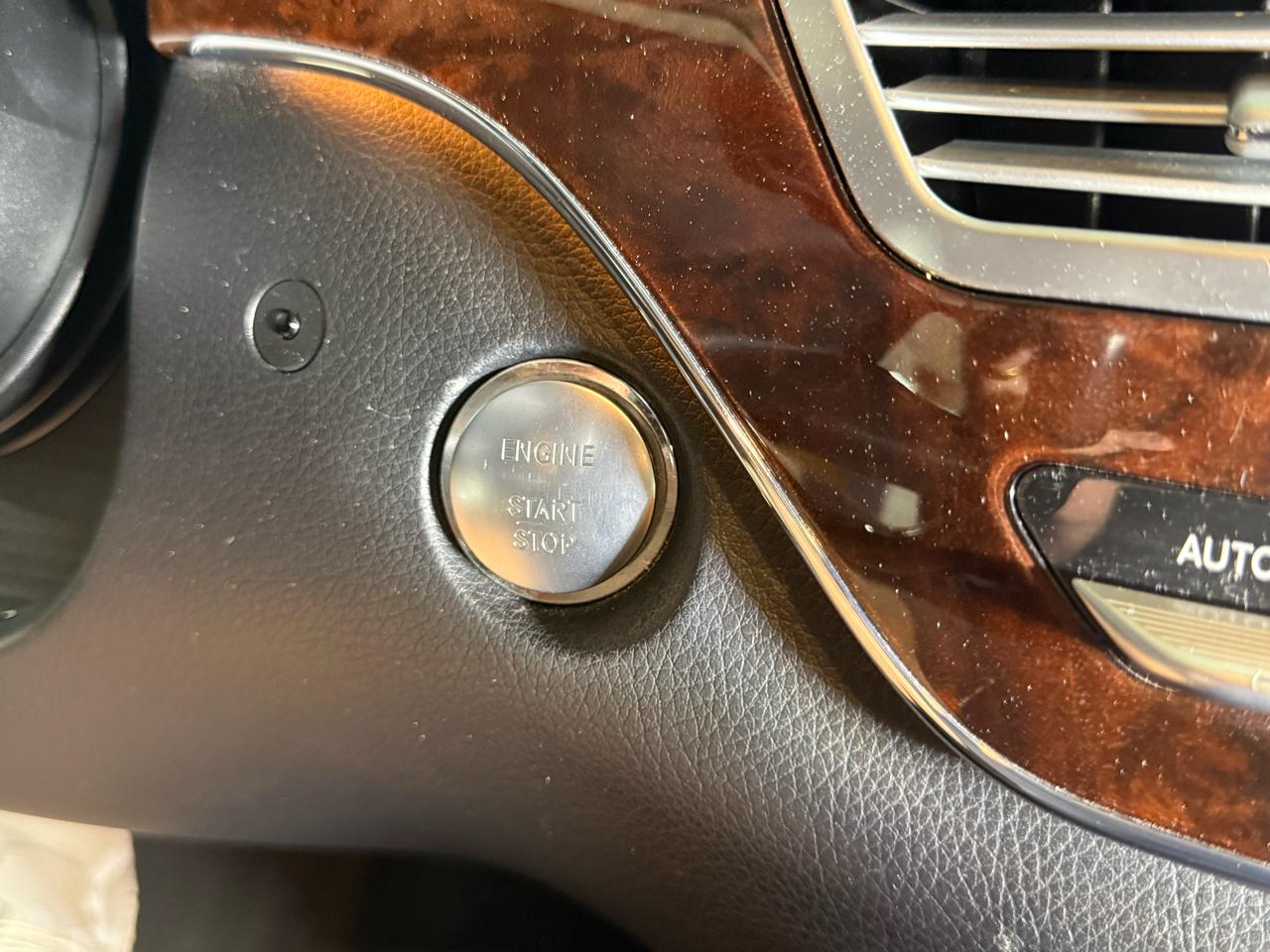 Mercedes-Benz S-Class S550 4-MATIC 2012