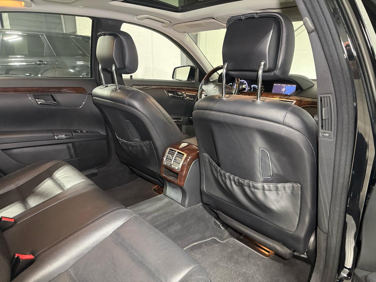 Mercedes-Benz S-Class S550 4-MATIC 2012