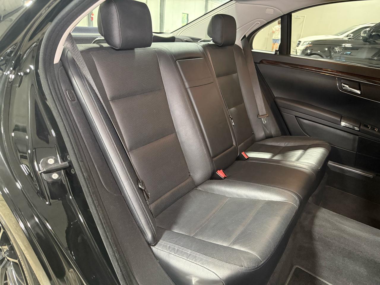 Mercedes-Benz S-Class S550 4-MATIC 2012