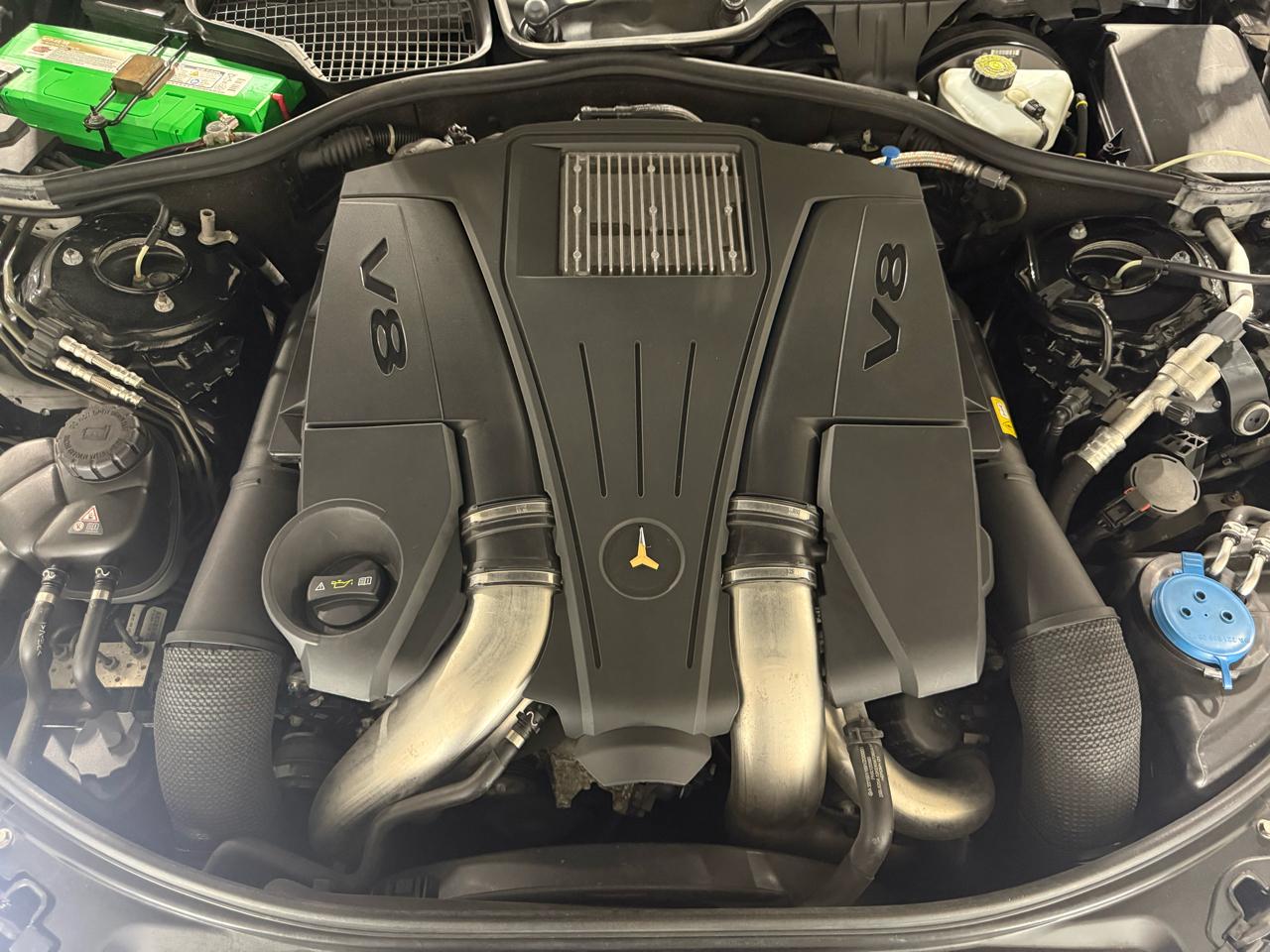 Mercedes-Benz S-Class S550 4-MATIC 2012