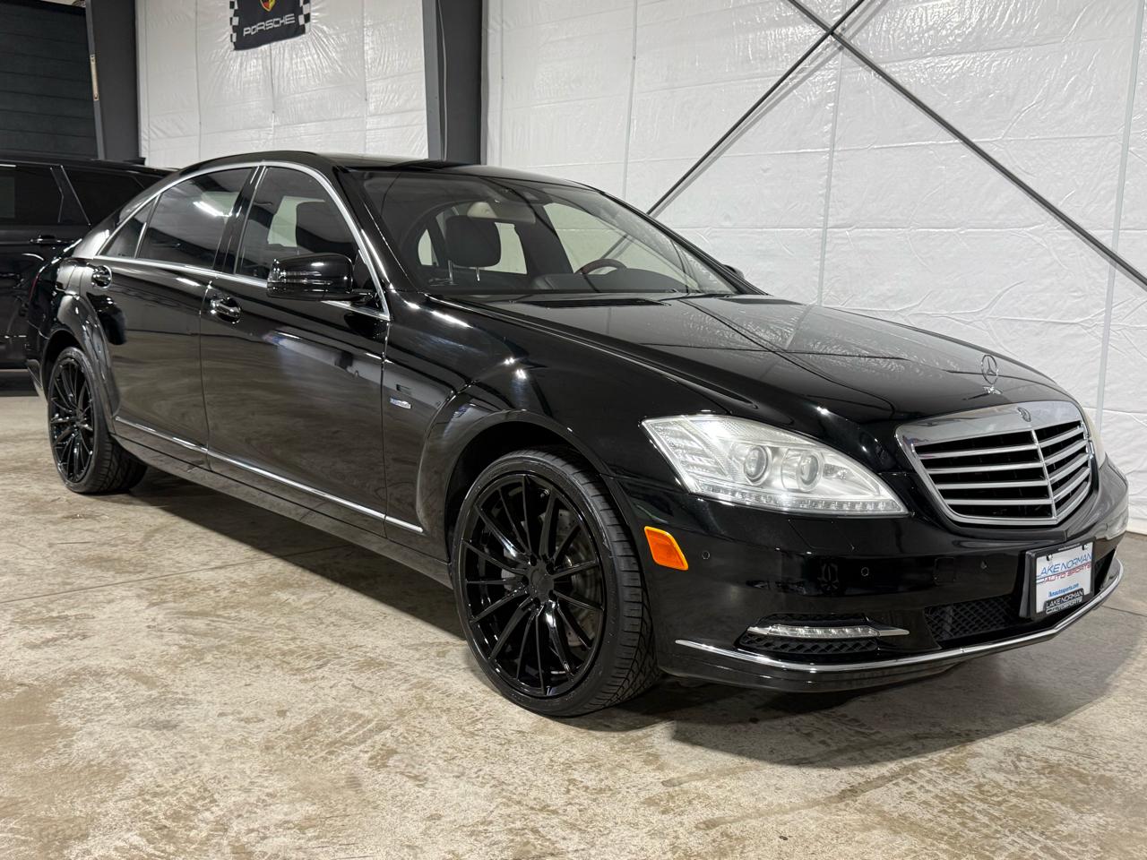 Mercedes-Benz S-Class S550 4-MATIC 2012