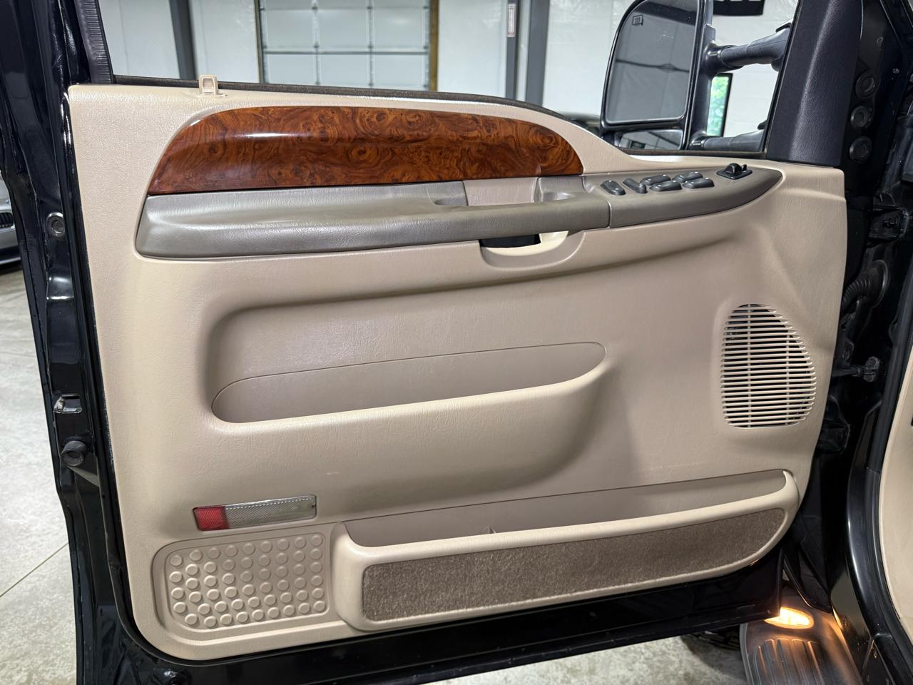 Ford Excursion Limited 4WD 2001