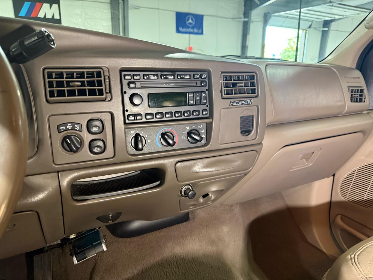 Ford Excursion Limited 4WD 2001