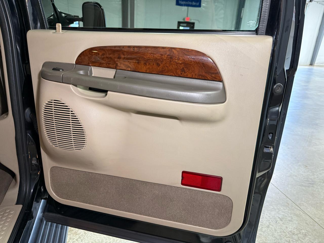 Ford Excursion Limited 4WD 2001